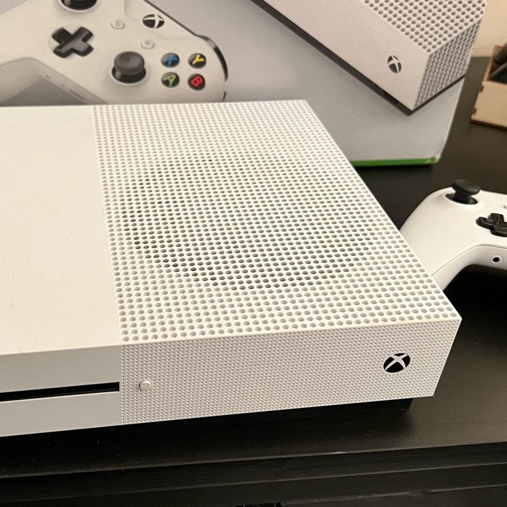 Xbox One S 500 GB with box.